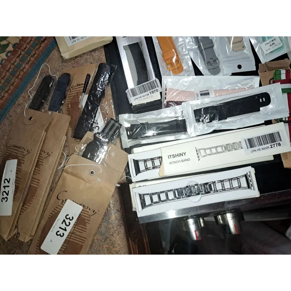 NIB-LOT Bundle of 40 New Watch Bands 20mm-38mm of Overstock from Europe